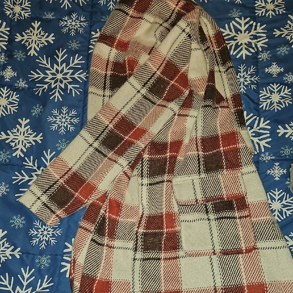 Maurices Knit Top in Red and White